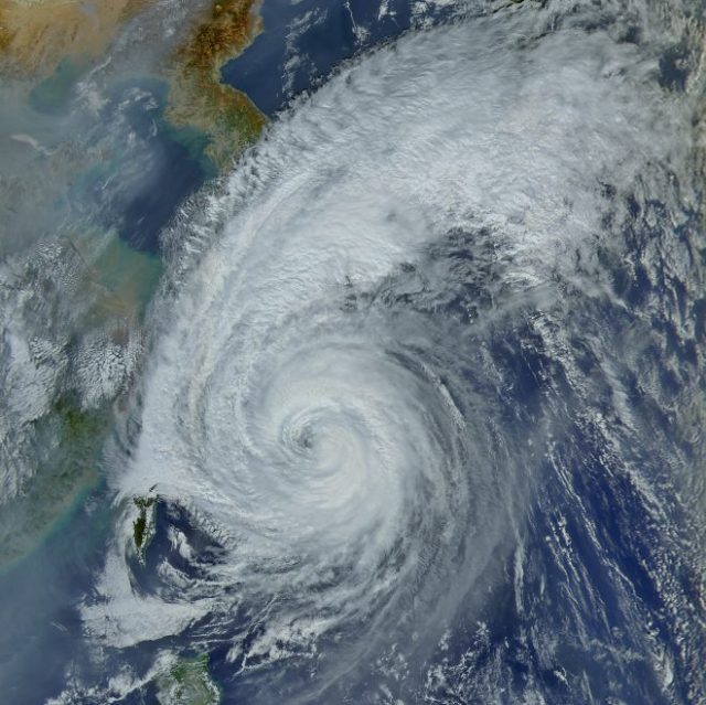 061016-typhoon-660x659